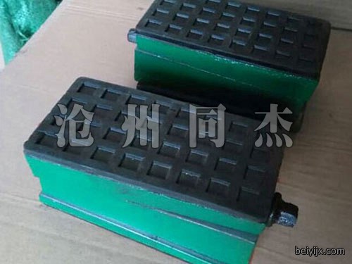 三层防震垫铁